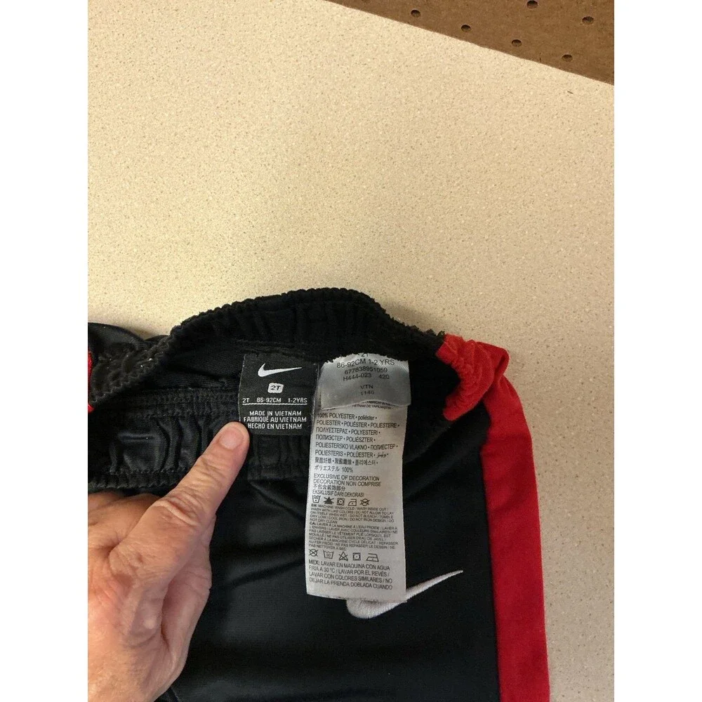 Nike Boys Black Red Athletic Jogger Pants. 2t